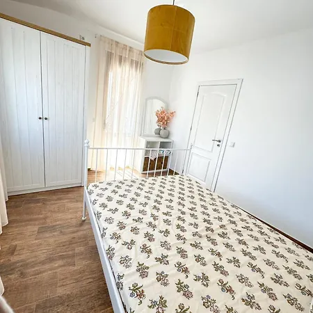 за гости лена Apartman Zlatograd