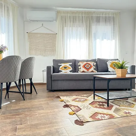 Apartament за гости лена Złatograd